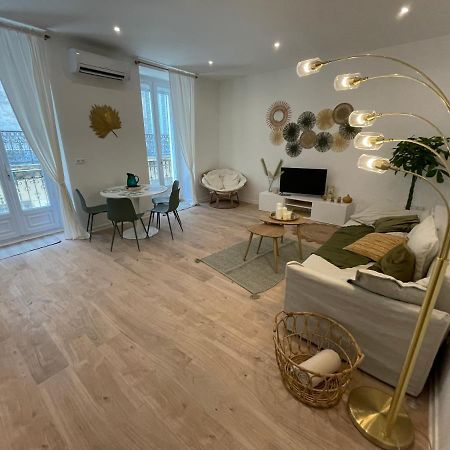 Le Casimir - Superbe T3 En Plein Centre Ville Renove Avec Gout - Wifi Béziers Kültér fotó