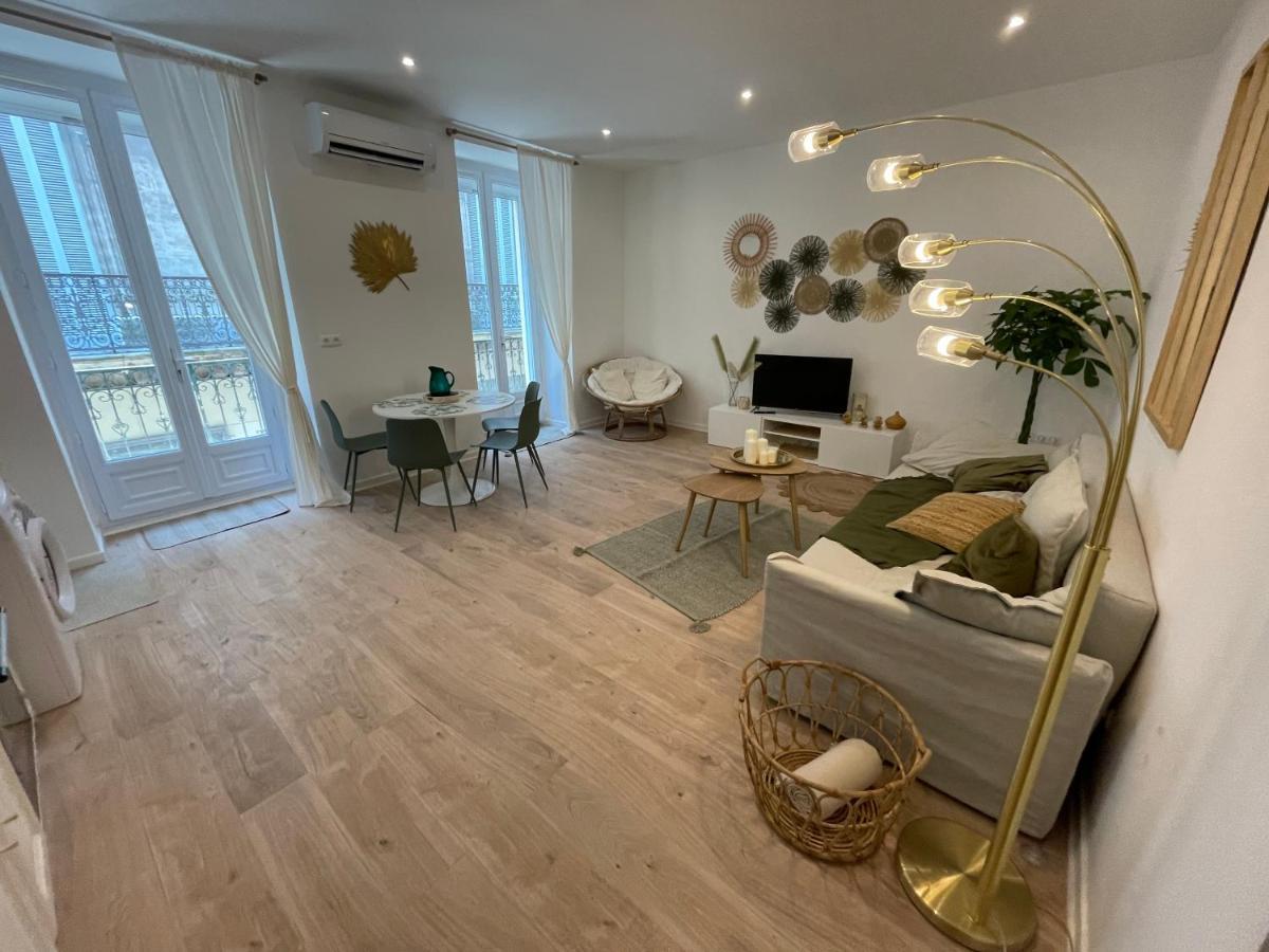 Le Casimir - Superbe T3 En Plein Centre Ville Renove Avec Gout - Wifi Béziers Kültér fotó
