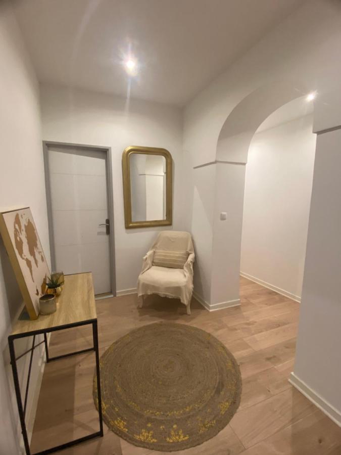 Le Casimir - Superbe T3 En Plein Centre Ville Renove Avec Gout - Wifi Béziers Kültér fotó