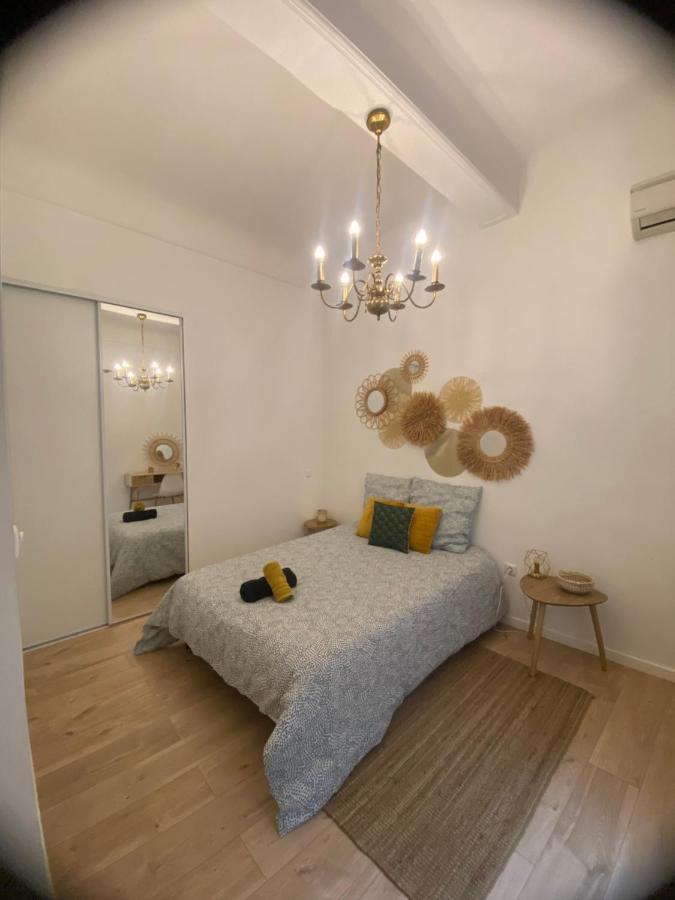 Le Casimir - Superbe T3 En Plein Centre Ville Renove Avec Gout - Wifi Béziers Kültér fotó