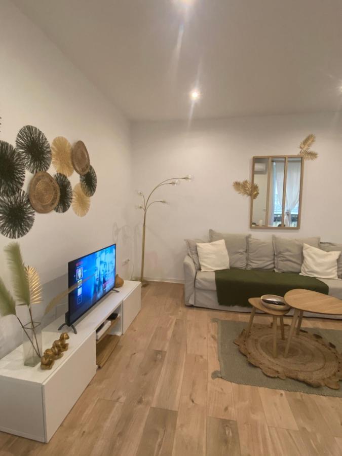 Le Casimir - Superbe T3 En Plein Centre Ville Renove Avec Gout - Wifi Béziers Kültér fotó